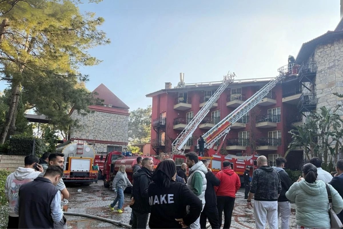 Marmaris'te yanan Grand Yazıcı Marmaris Palace'ın sahibi Serkan Yazıcı PD'ye konuştu: ‘Can kaybını yangına dayanıklı kapılar önledi'