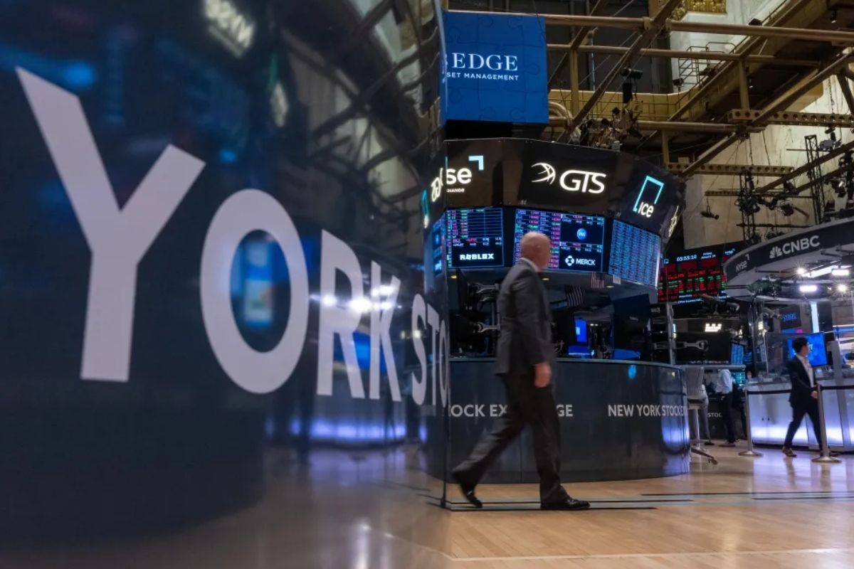 New York borsası, İsrail'in İran'a saldırısının etkisiyle haftanın son gününü kayıpla kapattı