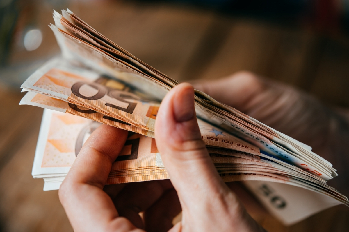 Hazine ve Maliye Bakanlığı'nın euro cinsi tahviline ihraç tutarının üç katından fazla talep geldi