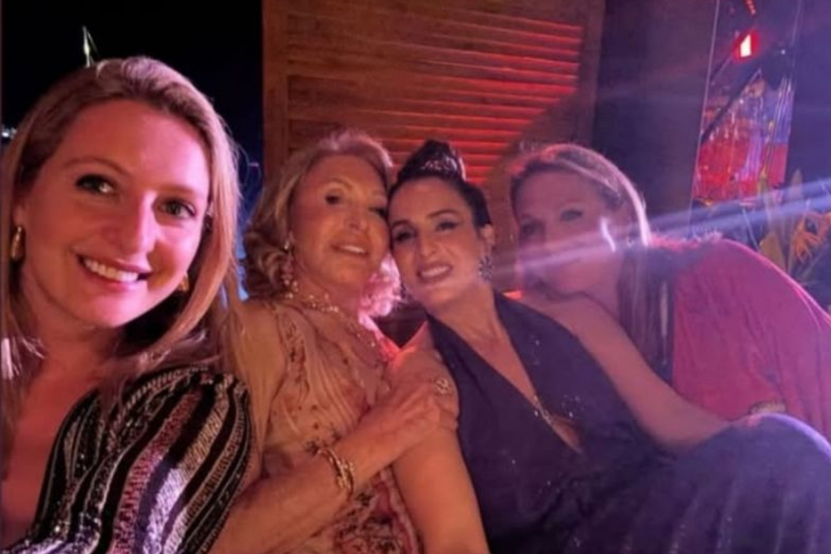 Gelinleri Caroline Koç ve Nevbahar Koç, Çiğdem Simavi'yle Bodrum'da buluştu