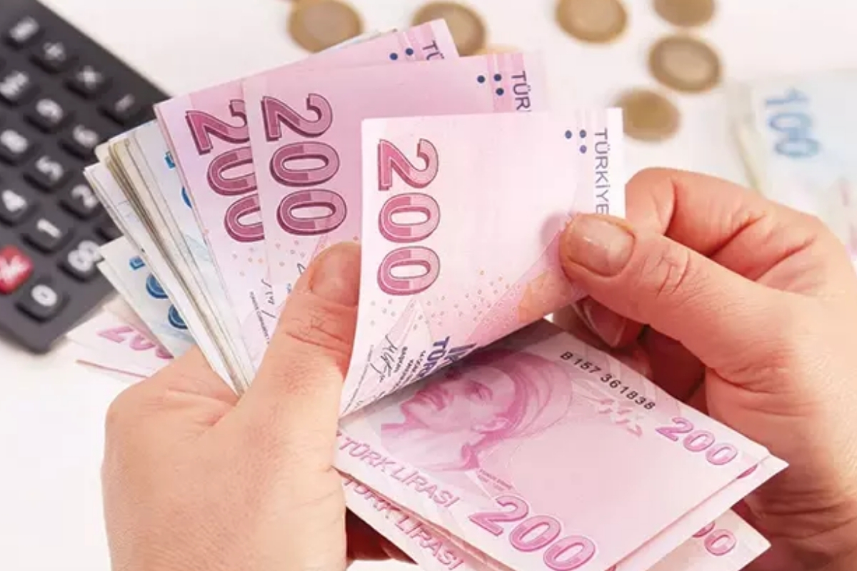 Kamu işçisine hükümetten üçüncü ve son zam teklifi geldi