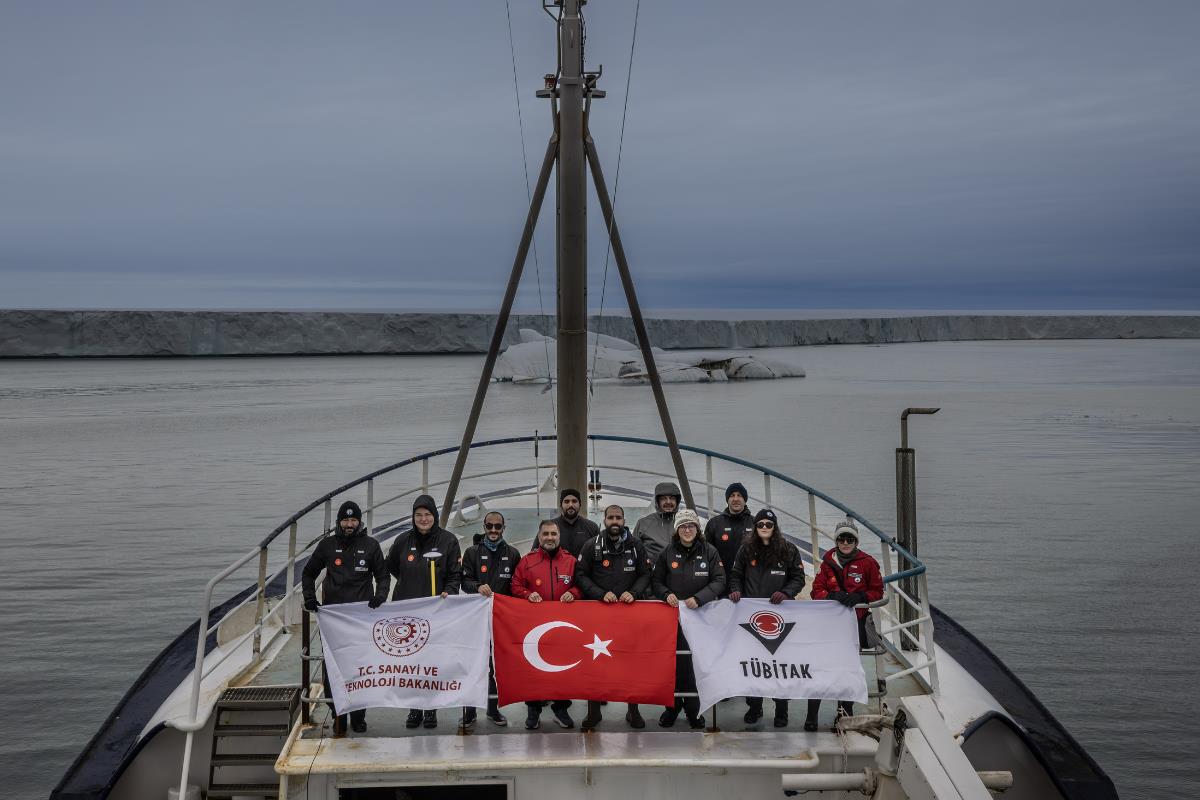 5. Ulusal Arktik Bilimsel Araştırma Seferi ekibi İstanbul'a döndü seferinden döndü