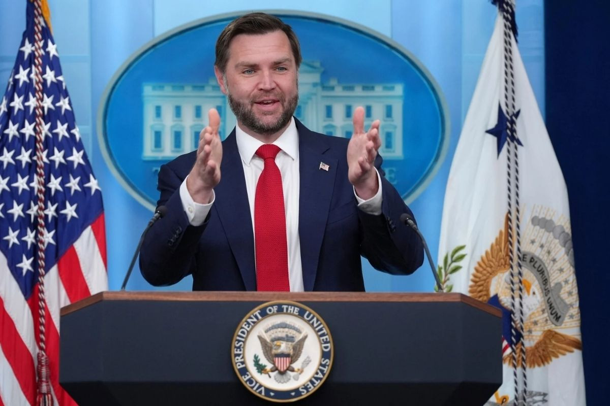 ABD Başkan Yardımcısı JD Vance'tan İran'la mutabakatı eleştiren İsrail kabinesine tepki