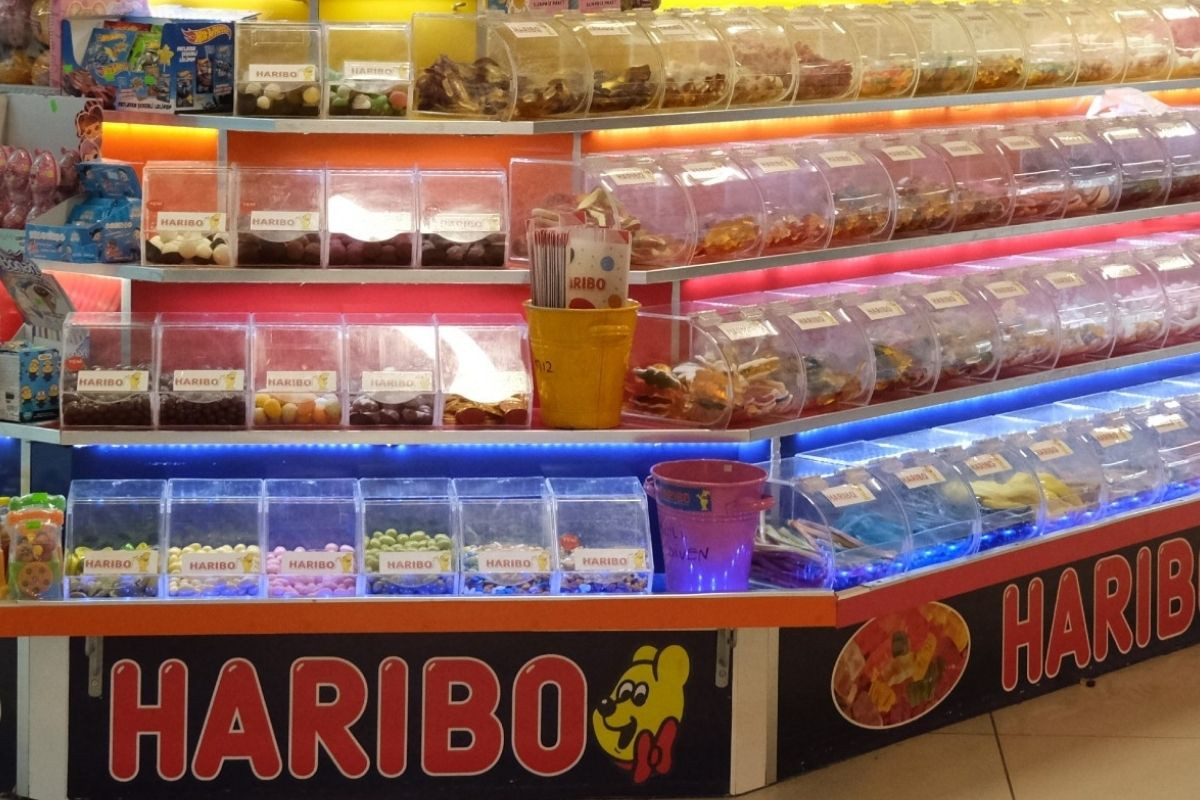 Rekabet Kurulu kararıyla Haribo stantlarının yüzde 30'u rakip markalara ayrılacak