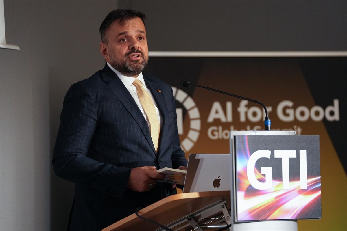 Turkcell Genel Müdürü Ali Taha Koç'tan 'Kurduğumuz her altyapıyı, milli geleceğimize atılmış stratejik imza olarak görüyoruz' açıklaması