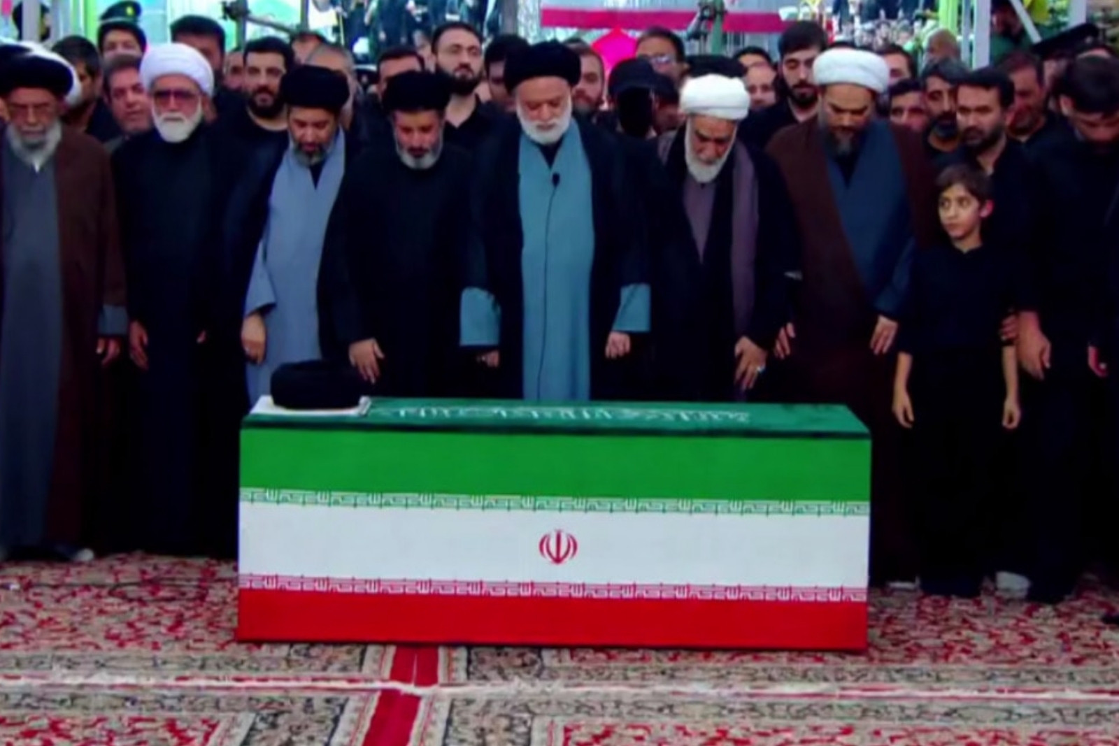 Hamaney'in cenazesinde çatışma çıktı, oğlu katılamadı