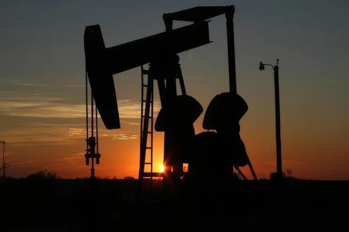 Petrol fiyatları, ABD'nin İran'a yönelik saldırıları ve İran'ın misillemeleriyle yaklaşık yüzde 5 arttı