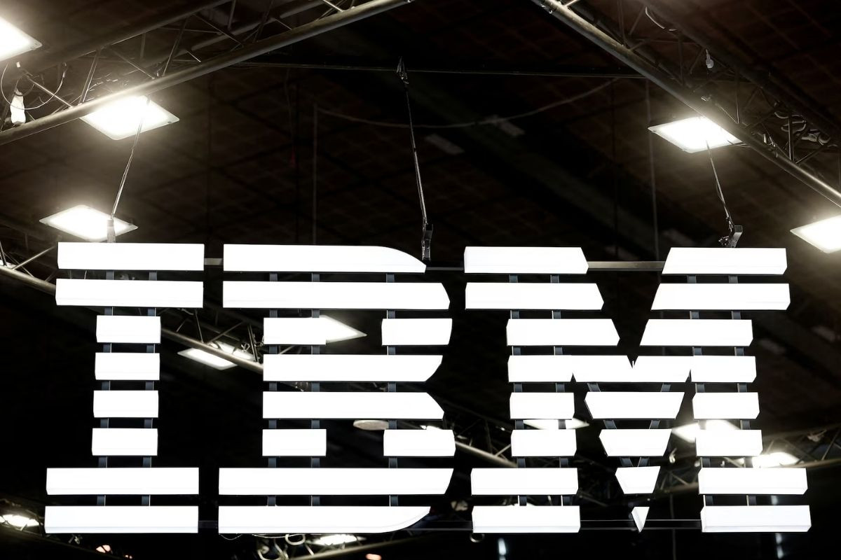 IBM hisselerinde tarihi kayıp yaşandı
