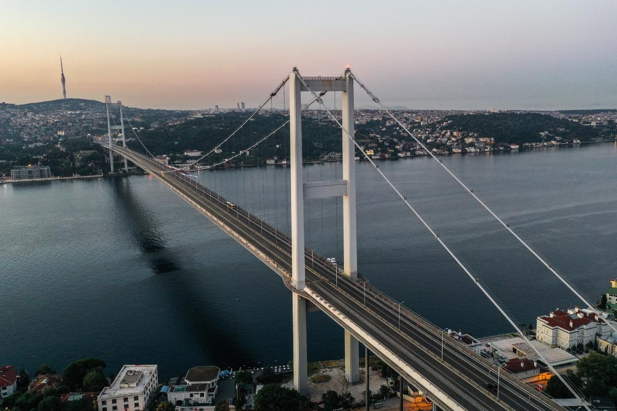 15 Temmuz Şehitler Köprüsü anma etkinlikleri için trafiğe kapatıldı