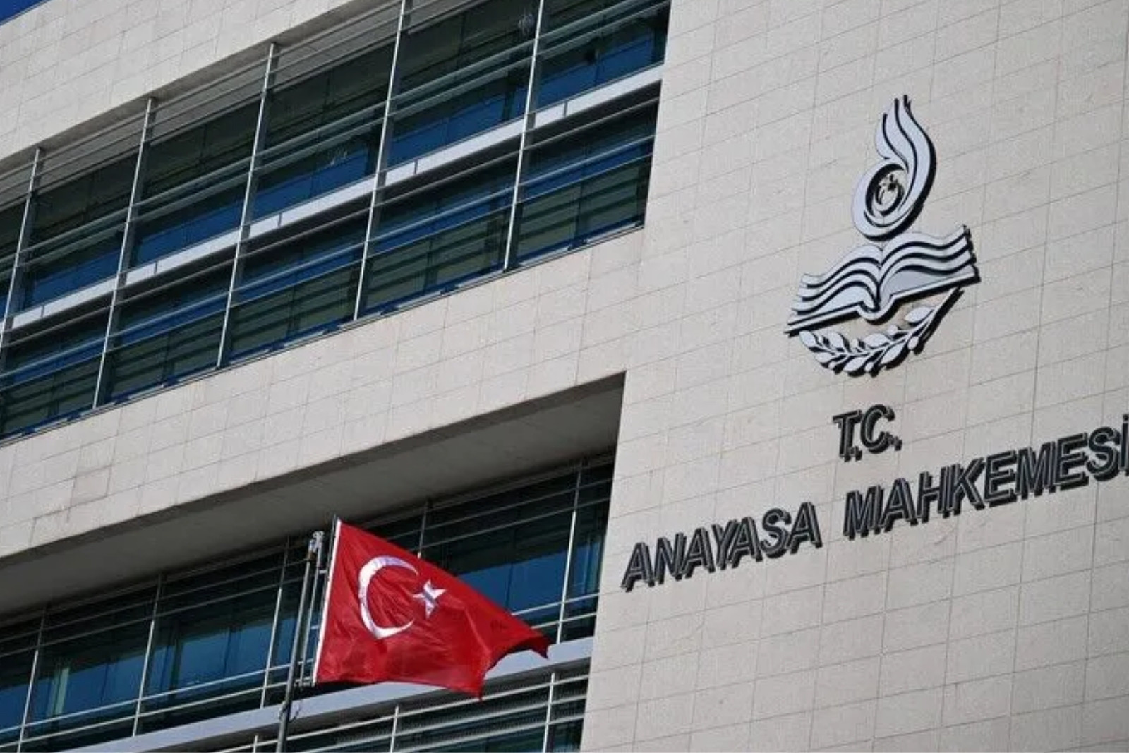 Anayasa Mahkemesi'nden noterlerin tatil gününe ilişkin kritik karar