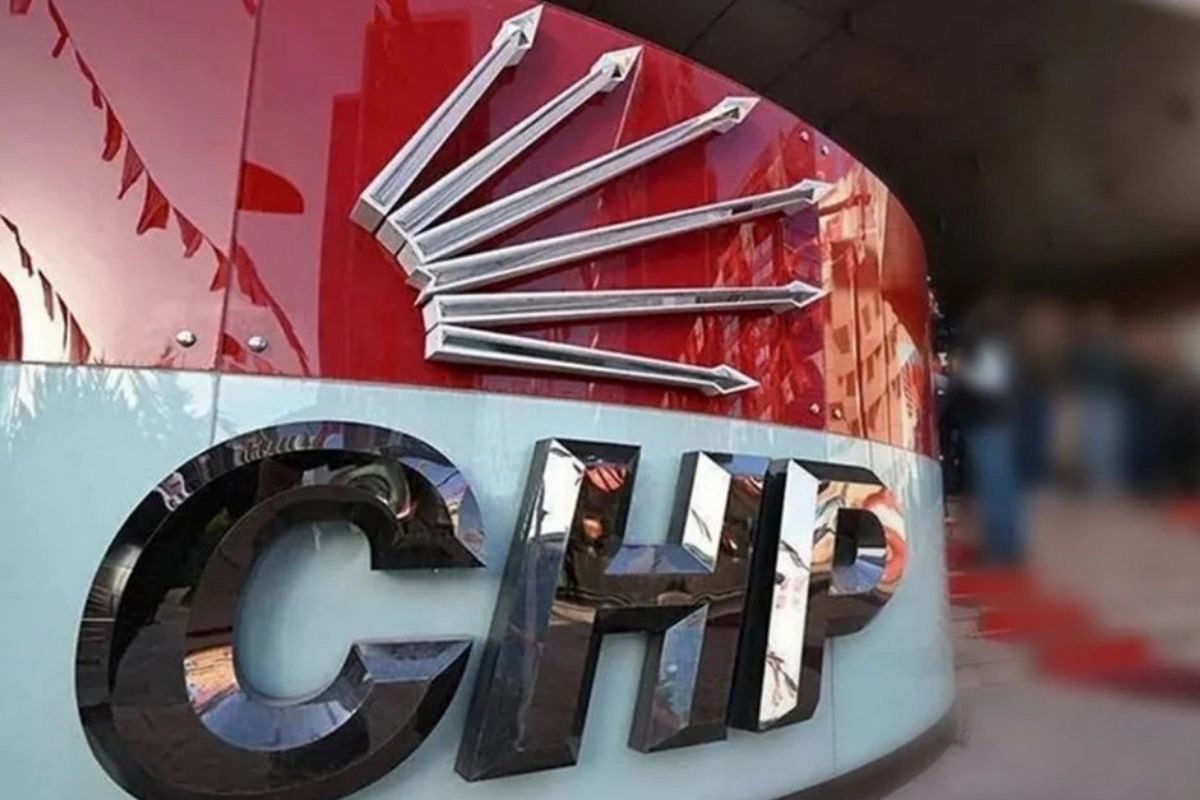 CHP'de 8 il başkanı daha görevden alındı