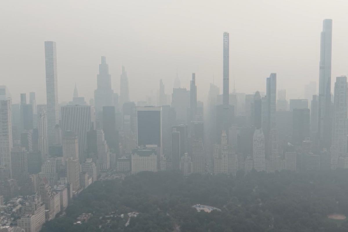 Kanada'da orman yangınlarından yükselen duman, New York'u etkisi altına aldı