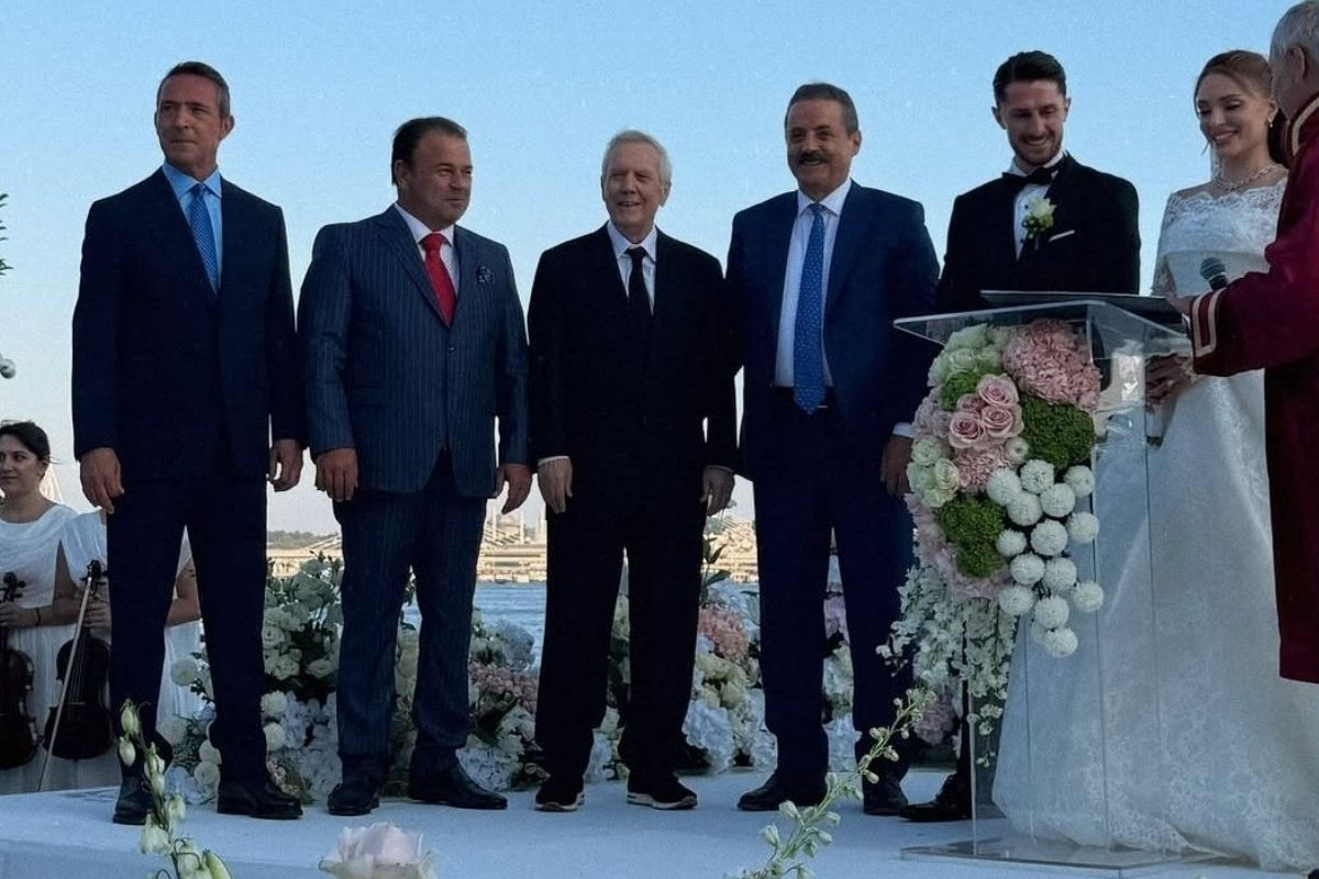 Aziz Yıldırım ve Ali Koç, Fenerbahçeli futbolcu İsmail Yüksek'in nikâh şahidi oldu