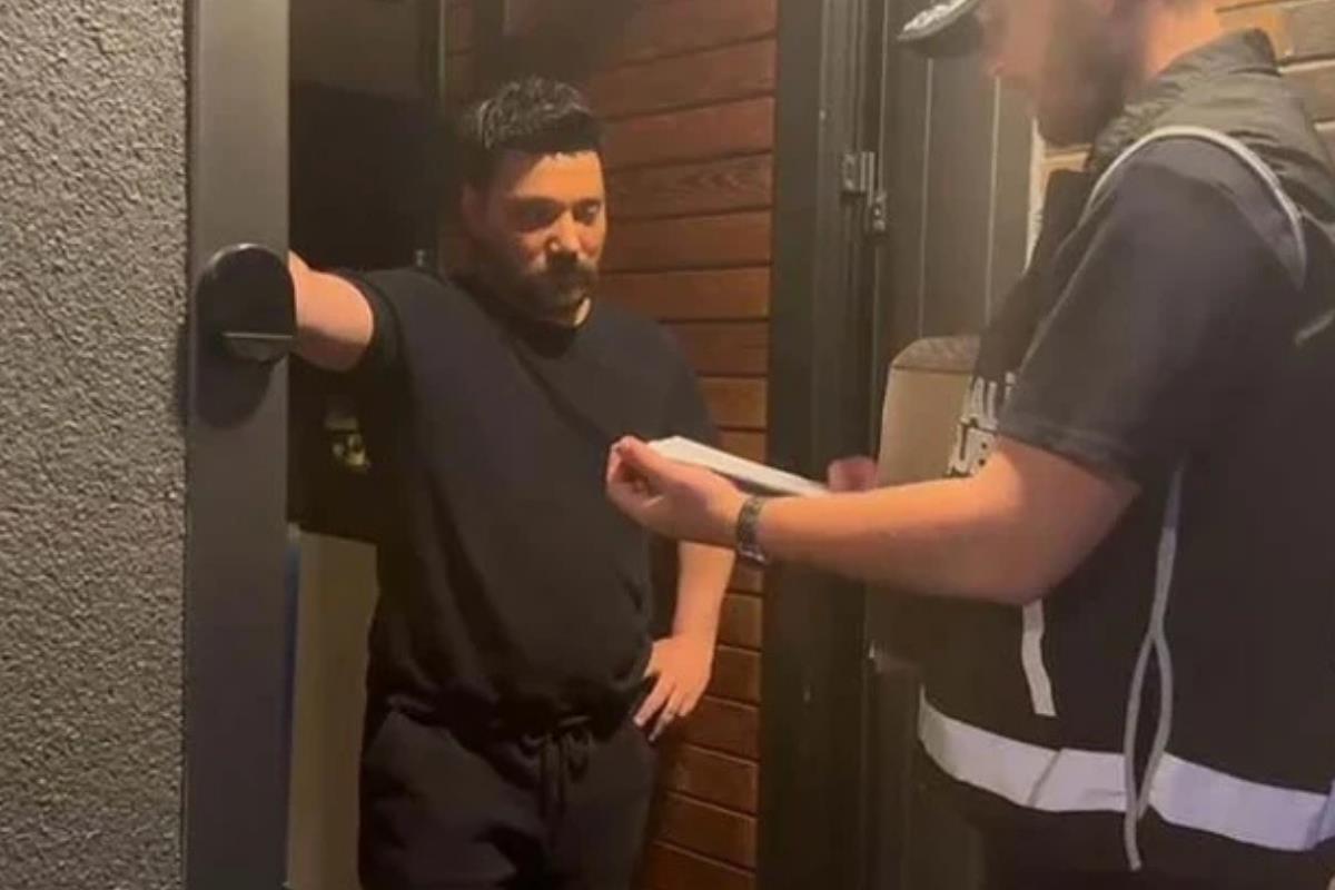 Ahbap Derneği'ne yönelik yürütülen soruşturma kapsamında gözaltına alınan Oğuzhan Uğur, tutuklama talebiyle mahkemeye sevk edildi