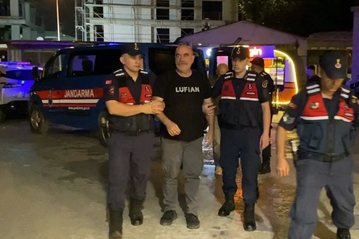 Uyuşturucu operasyonunda gözaltına alınan yönetmen Ezel Akay serbest bırakıldı, kardeşi tutuklandı