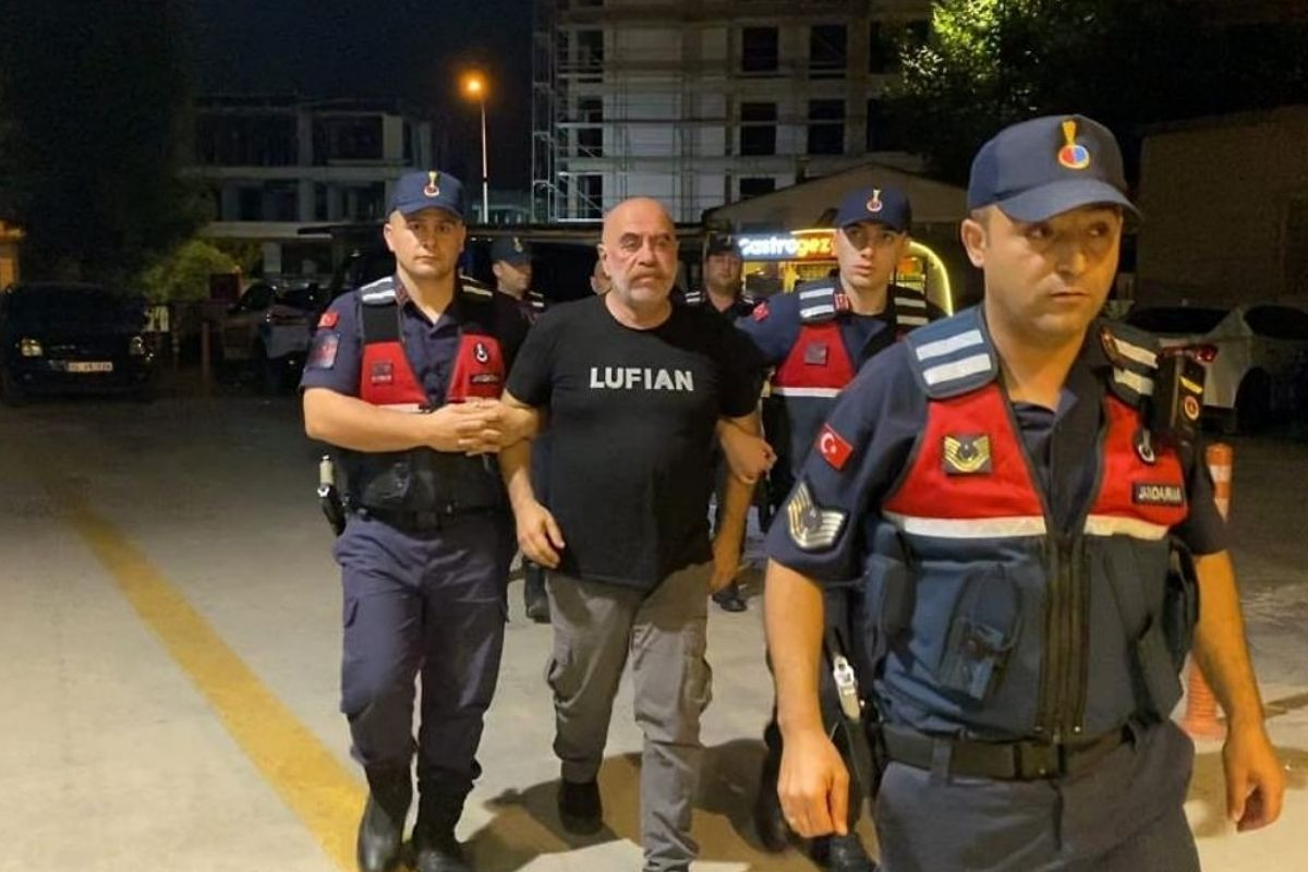 Yönetmen Ezel Akay'a uyuşturucu gözaltısı