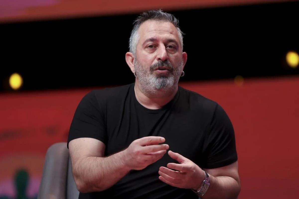 Cem Yılmaz'ın doktoru açıklama yaptı, sağlık durumunun daha iyiye gittiğini söyledi