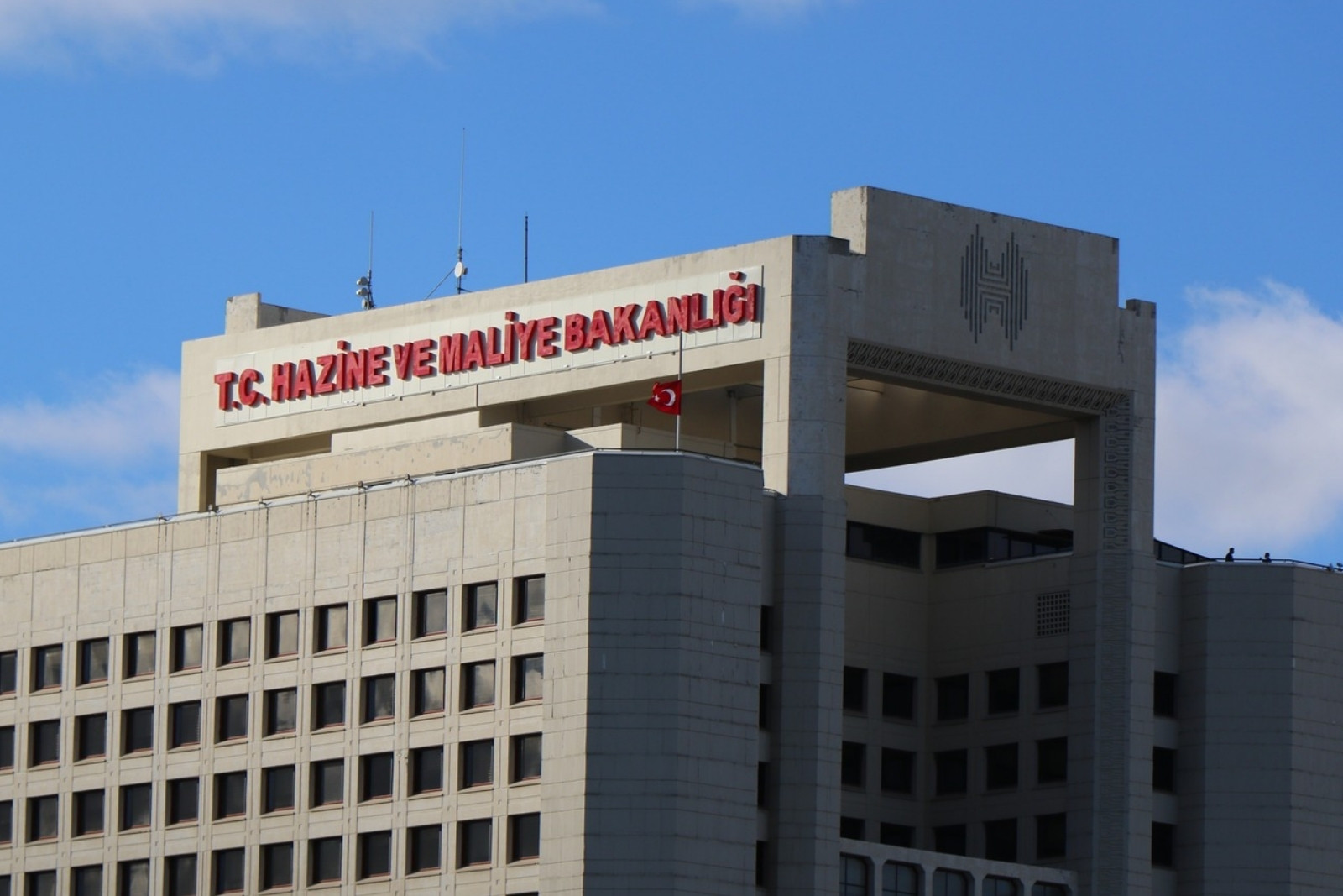 Hazine ve Maliye Bakanlığı haftaya 1 doğrudan satış 4 ihale gerçekleştirecek