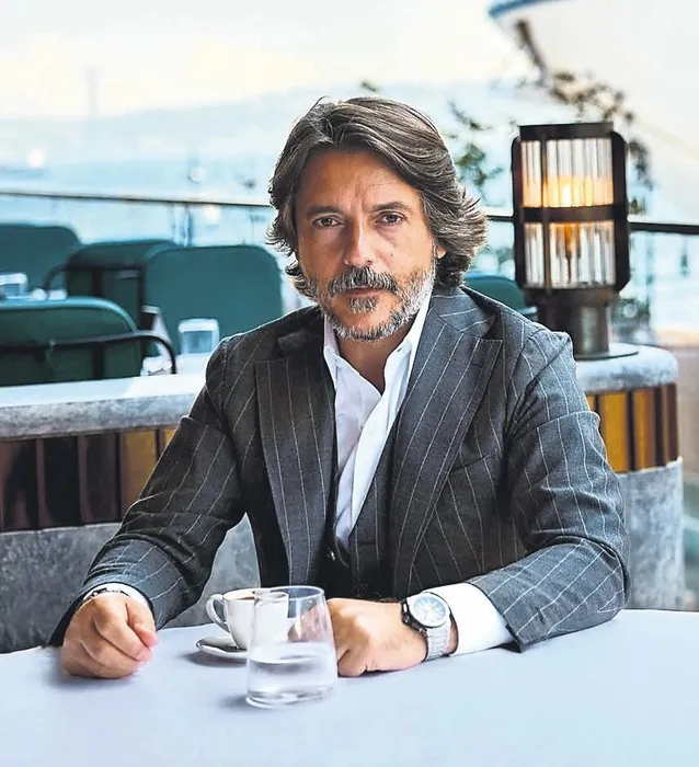 İlhan Sipahi Alara Mildon Gizli Aşkı Marmaris'te Patladı : Resim 1