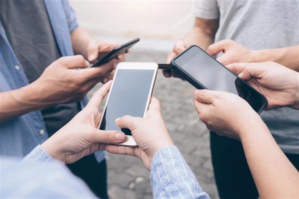 Türk insanı günde 4 saat 4 dakikayı cep telefonunda geçiriyor