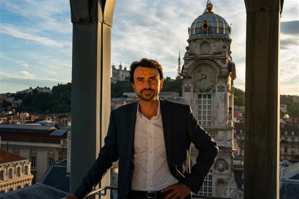 Lyon Belediye Başkanı Gregory Doucet, kamu paralarını zimmetine geçirme suçlamasıyla gözaltına alındı