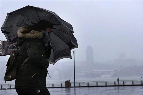 İstanbul'da sağanak ve fırtına kendini göstermeye başladı