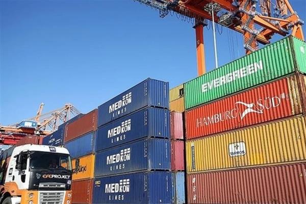 Navlun fiyatları son üç ayda tarife belirsizliğinin etkisiyle düştü