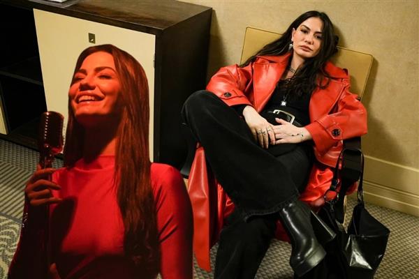 Eşref Rüya dizisiyle setlere dönen Demet Özdemir'in canlandırdığı Nisan karakteri izleyiciden tam not aldı