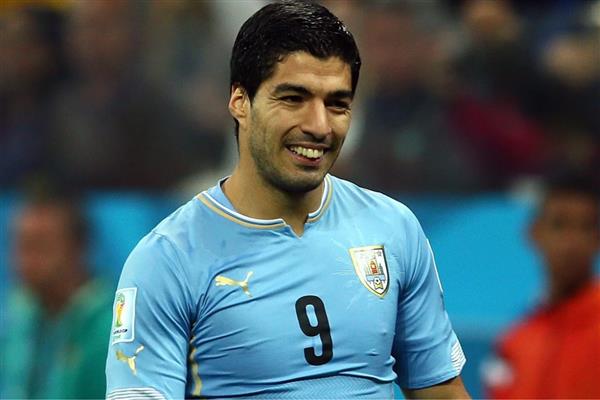 Luis Suarez'den 11 yıl sonra aynı hareket: Takım arkadaşını ısırdı