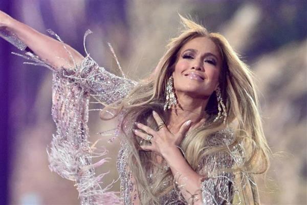 JLO Live In 2025 turnesi kapsamında Türkiye'ye gelmeye hazırlanan Jennifer Lopez'in konseri için korsan uyarısı yapıldı