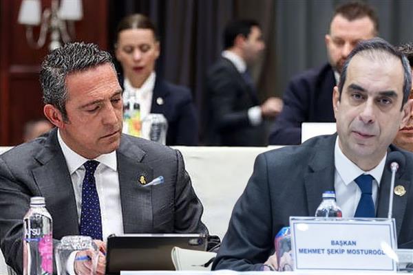 Fenerbahçe Divan Kurulu gergin başladı: Divan Başkanı Şekip Mosturoğlu açılış konuşmasında 'Efsane başkanımız' diyerek Aziz Yıldırım'dan alıntı yaptı