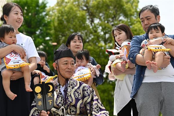 Japonya'da geleneksel 'Nakizumo' festivali: Bebeklerin ağlaması sağlık getiriyor