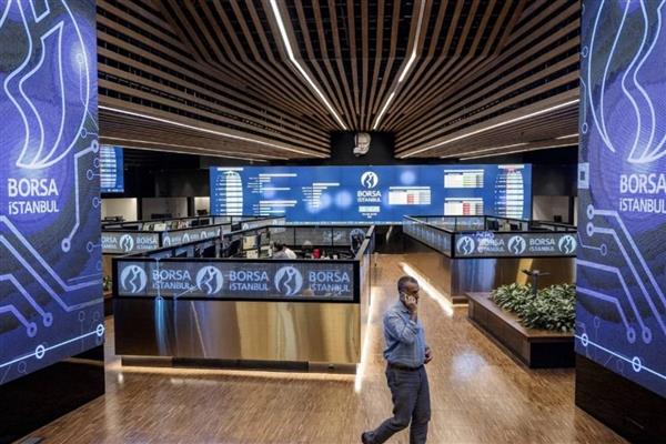 1,7 trilyon TL'lik erime, bankalarda yüzde 30'a varan düşüş, yabancı yatırımcı 1,5 milyar dolar çıkardı