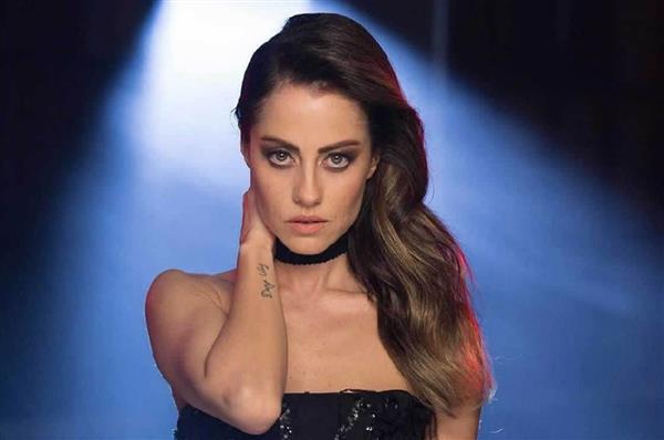 Şarkıcı Derya Uluğ'un tacizcisi tutuklandı