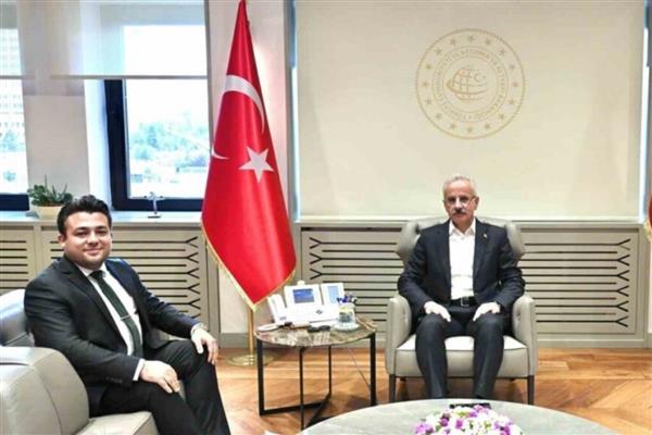 Ulaştırma ve Altyapı Bakanı Abdulkadir Uraloğlu, TikTok'un Türkiye üst düzey yetkilisi Fatih Kafadar ile görüştü