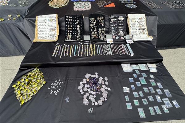 250 milyon TL'lik değerli taş operasyonu