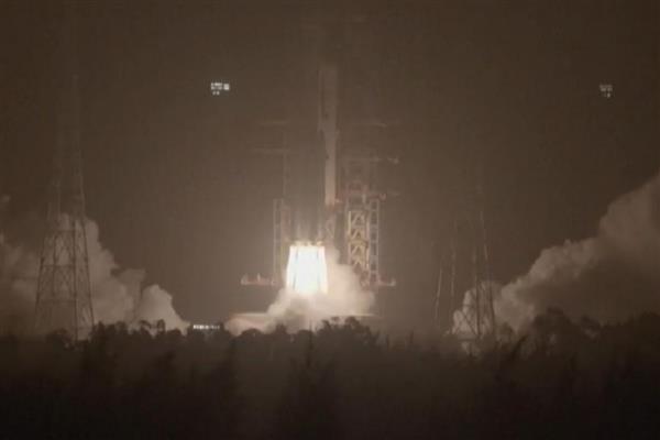 Çin, asteroid keşif aracı Tienvın-2'yi uzaya gönderdi