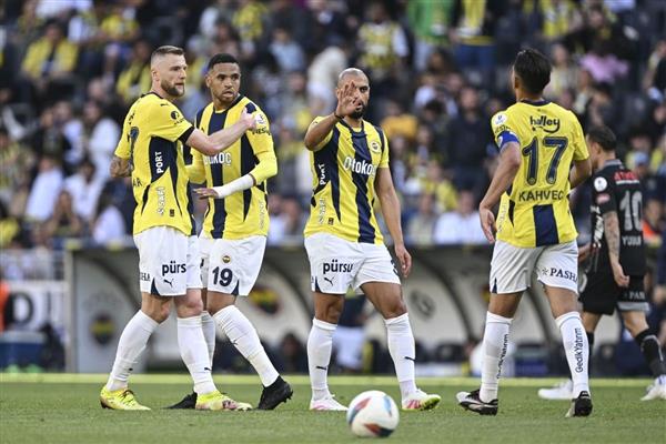 Fenerbahçe, Konyaspor'u yenerek sezonu galibiyetle tamamladı