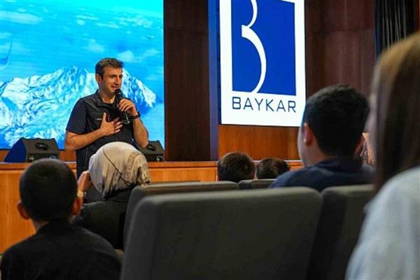 Selçuk Bayraktar, koruma altındaki çocukları Baykar'da ağırladı: İHA ve SİHA üretim süreçleri yerinde görüldü