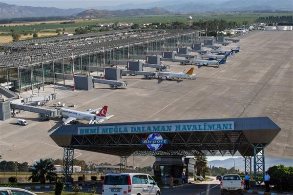 Dün sabah pistinde çatlak görülen Dalaman Havalimanı'nda, bugün yaşanan deprem sonrası bir sıkıntı olmadığı açıklandı