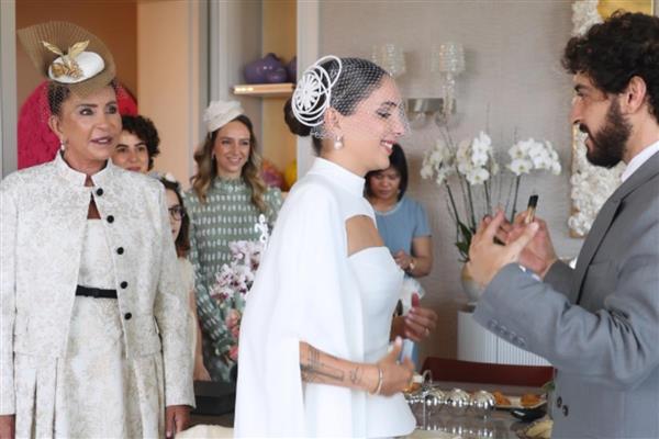 Natalie Garih ve Bertan Frayman Beyoğlu'ndaki Neve Şalom Sinagogu'nda evlendi