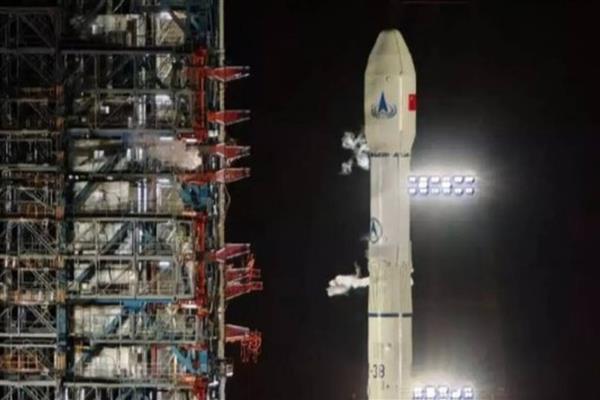 Çin, "Tienvın-2" asteroit keşif aracıyla elde edilen Dünya ve Ay görüntülerini paylaştı