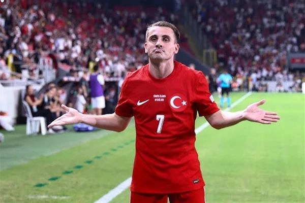 Beşiktaş'tan Kerem Aktürkoğlu hamlesi: Siyah-Beyazlılar, Benfica'dan ayrılmak isteyen yıldıza ilgi gösterdi
