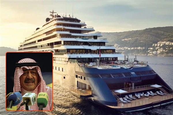 Kral Selman'ın kardeşi dev yatıyla Ege'de tatilde