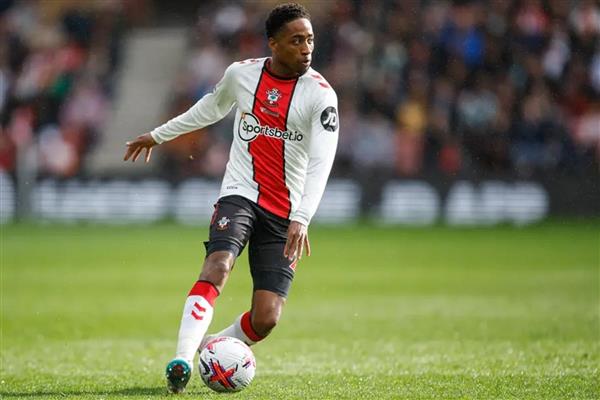 Beşiktaş, İngiliz sağ bek Kyle Walker-Peters ile anlaştı