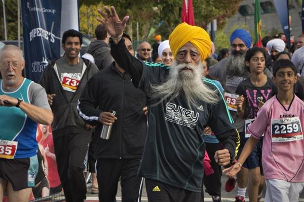 Dünyanın en yaşlı maratoncusu Fauja Singh, 114 yaşında araba çarpması nedeniyle yaşamını yitirdi