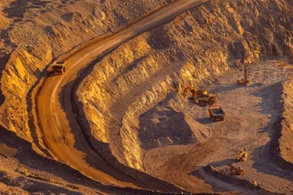 Enerji ve maden alanlarına yönelik düzenlemeler içeren kanun teklifinin ilk 4 maddesi kabul edildi