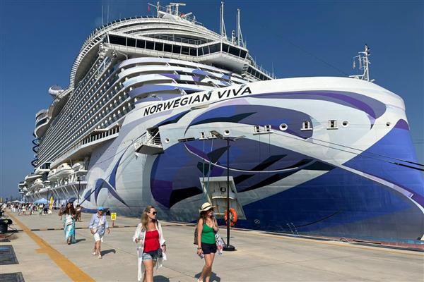 Bahamalar bayraklı Norwegian Viva, Bodrum'a ilk seferinde 3 bin 581 yolcusu getirdi