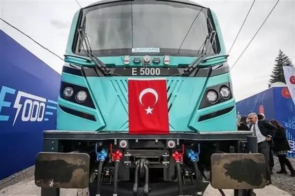 Yerli lokomotif 617 tonla ilk seferini tamamladı