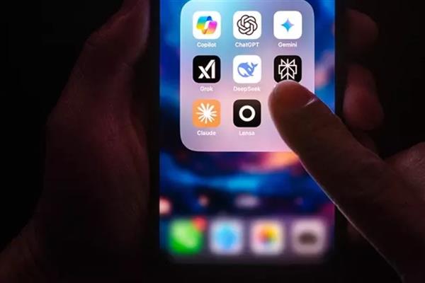 Google, yapay zekâ rekabetinde büyük adım attı: 7 bin 200 TL değerindeki “AI Pro” planı üniversite öğrencilerine bir yıl ücretsiz